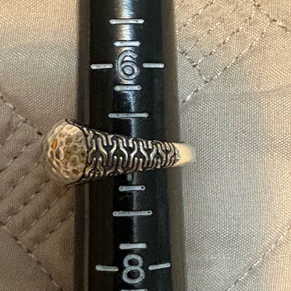 John Hardy hammered dome ring - Picture 9 of 10